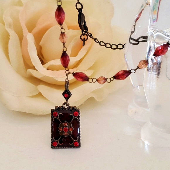 Jewelry - Beautiful beaded charm necklace